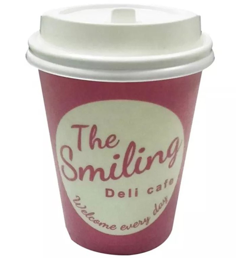 пенопластовые чашки рядом со мной