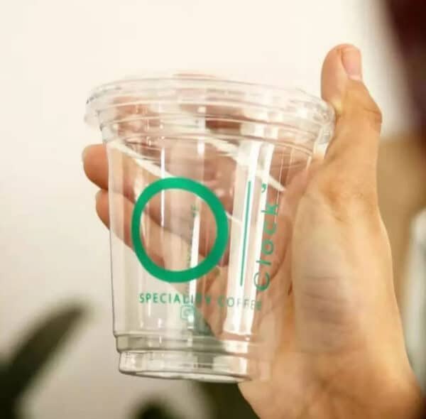 clear plastic coffee cups