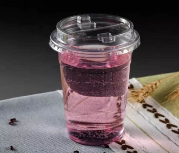 clear plastic cups with lids