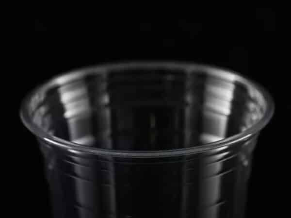 clear plastic cups with lids