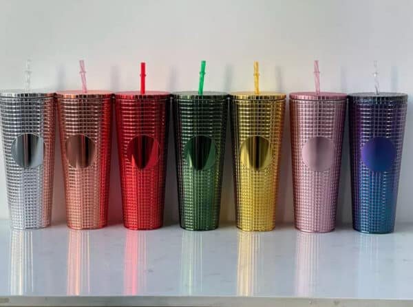 custom cups with lids and straws
