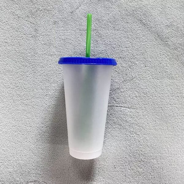 disposable clear plastic cups with lids