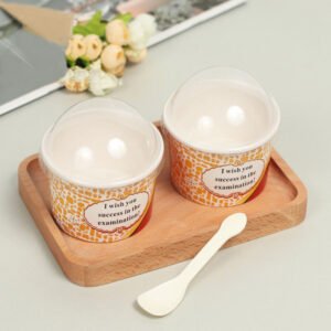 copas de helado con tapas de domo