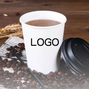 أكواب القهوة الورقية مع الشعار