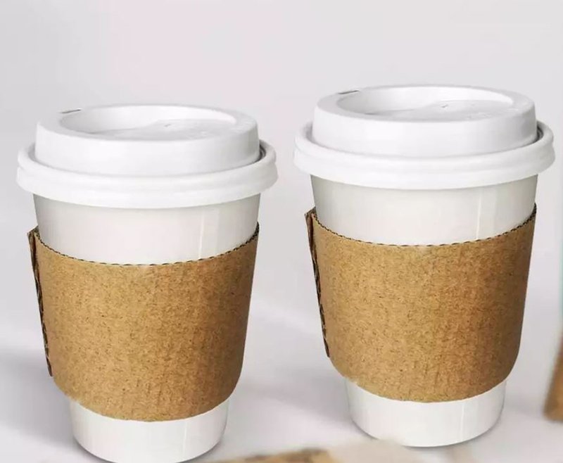 стаканчики из пенополистирола рядом со мной