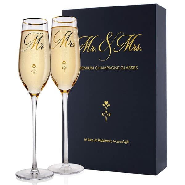bride and groom champagne flutes