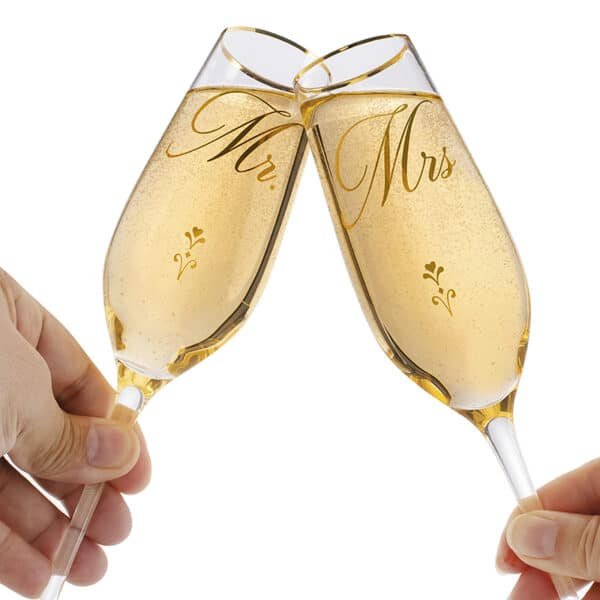 bride and groom champagne flutes