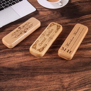 أقلام خشبية محفورة حسب الطلب