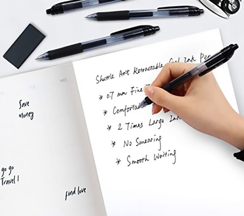 أقلام جل سوداء