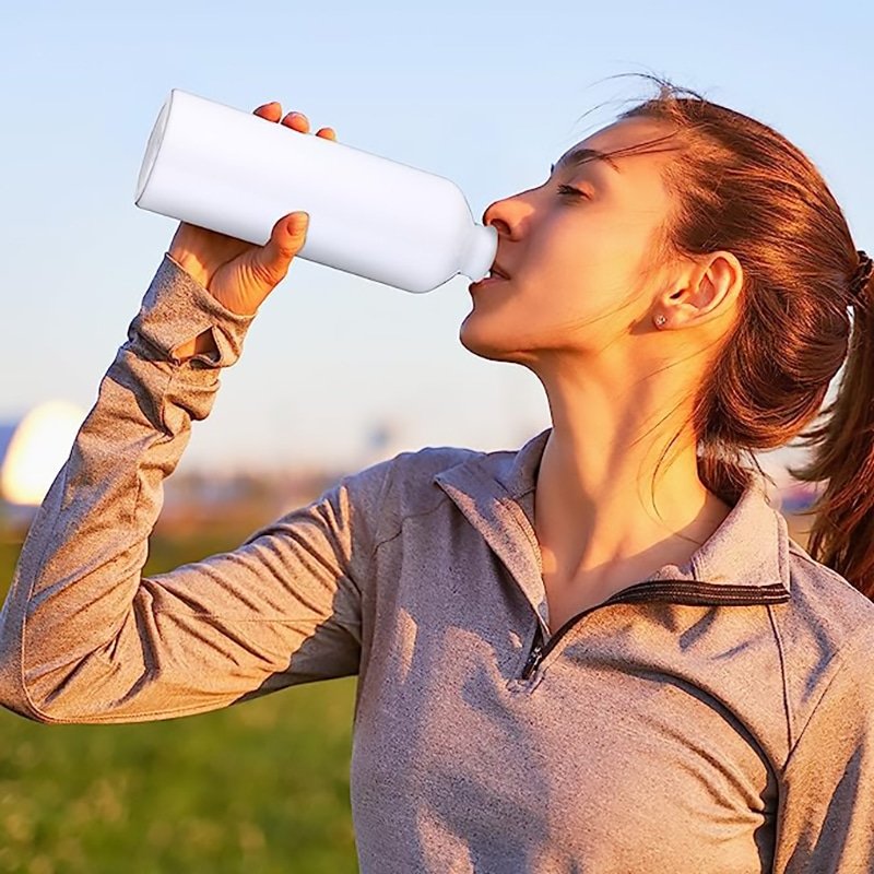 plastic reusable water bottles.love